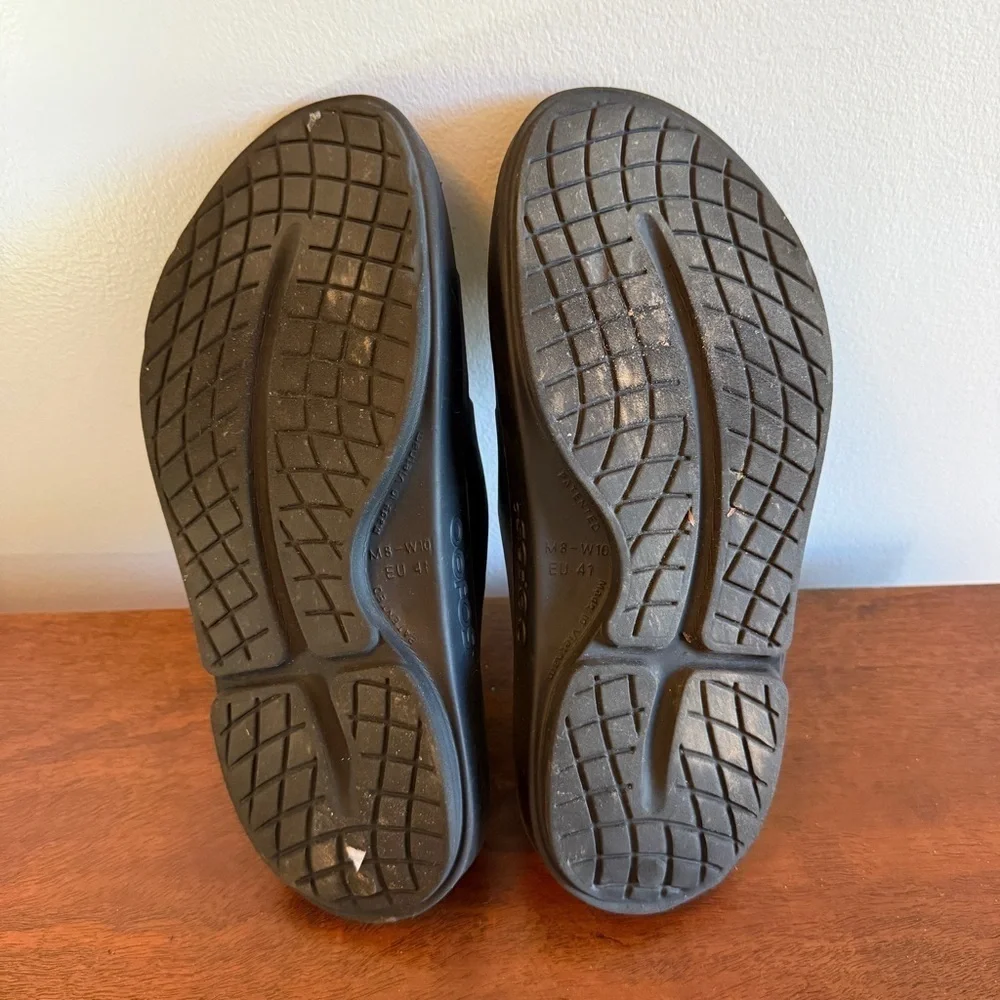 OOFOS Men’s Black Slide Sandals Recovery Shoes Size 8
